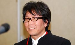 الكاتب الياباني يويتشي تاكاهاشي ينوي دخول عالم كرة القدم